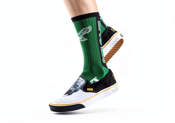 For Bare Feet Philadelphia Eagles Men's Crew Socks MVP-CL-PAT NFL-2